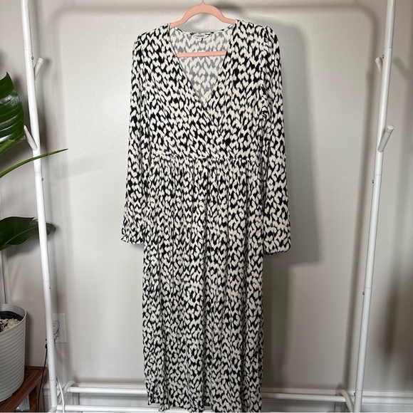 3/10$ 🌷 The Bay mbyM Maikki Printed Surplice Midi Dress Ohara Print - Picture 6 of 9